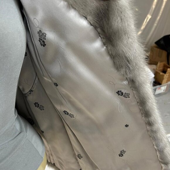 BLUE Mink size L was 6995 now only 1595 - Picture 3 of 3